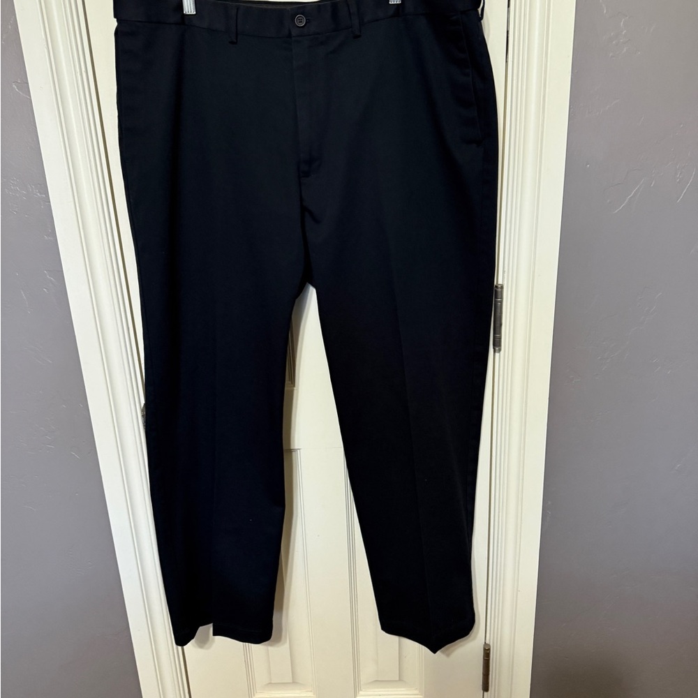 Haggar Black Men's Chinos - Straight Leg